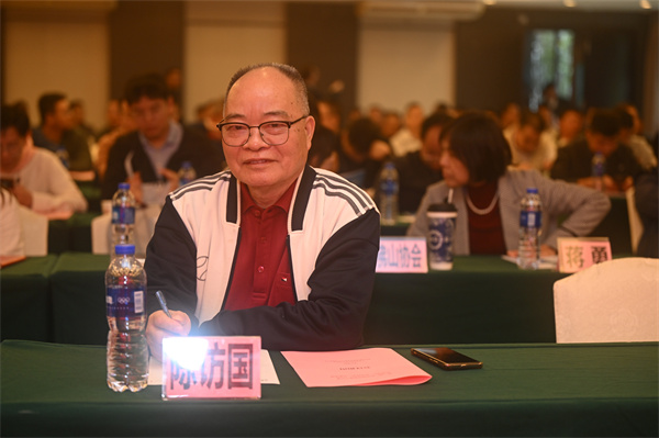 陳訪(fǎng)國(guó).jpg